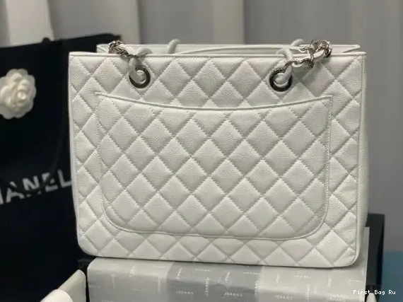 First Bag Ru CHANEL BAG TOTE 0604
